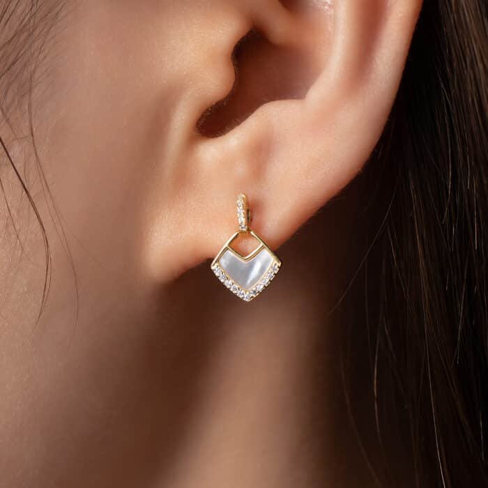 Vera Stud Earrings - Image 4